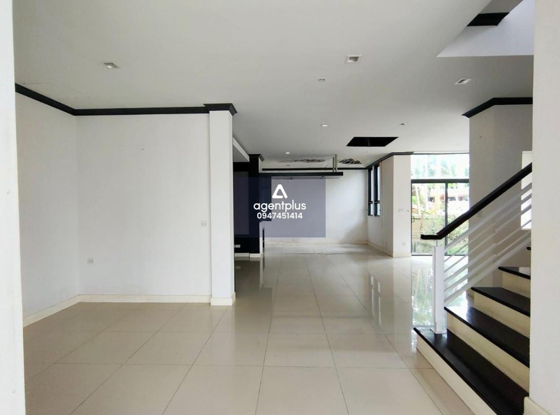 ขายบ้านเดี่ยว 2 ชั้น โครงการเศรษฐสิริ อ่อนนุช-ศรีนครินทร์ ทำเลดีโครงการเข้า-ออก ได้ 2 ทาง ทั้งถนน ถนนเฉลิมพระเกียรติรัชกาลที่ 9 และถนนกาญจนาภิเษก