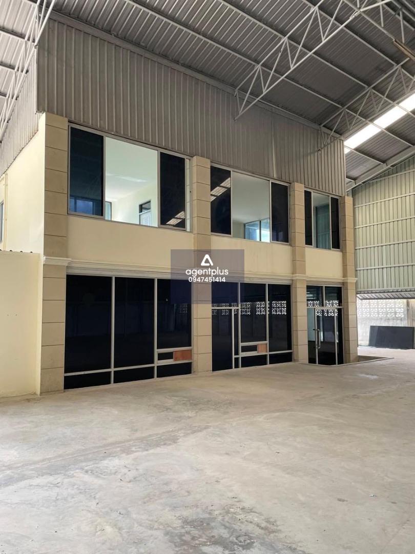 ขาย โกดังพร้อมสำนักงาน  ทำเลทอง,แหล่งค้าส่งและโรงงาน 