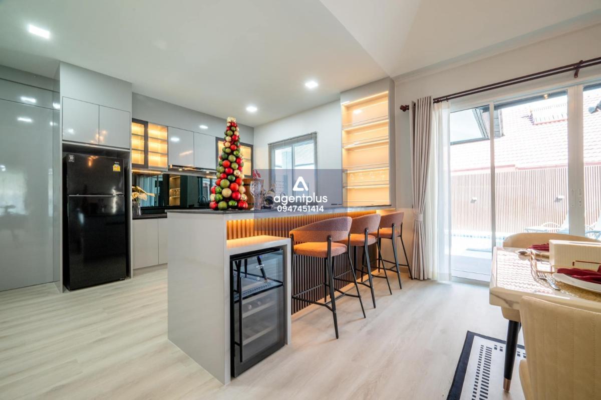 ขายบ้านพูลวิลล่าสวยทำเลดี ที่ออกแบบมาอย่างลงตัว