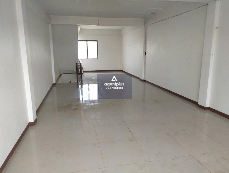 อาคารพาณิชย์ 3.5 ชั้น ติดถนนสุขุมวิท (ทล.3) การคมนาคมสะดวก โครงสร้างคอนกรีตเสริมเหล็ก เหมาะสำหรับประกอบพาณิชยกรรม หรืออยู่อาศัย