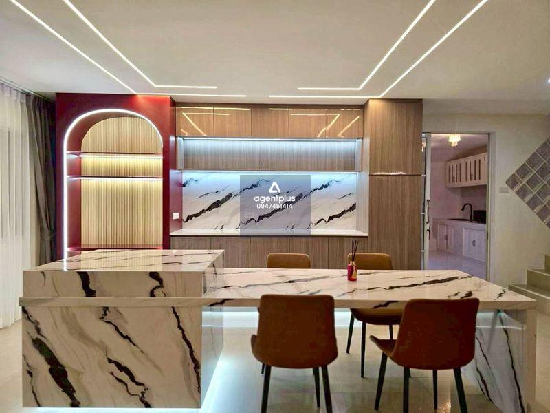 ให้เช่าบ้านแฝด 2 ชั้น หลังใหญ่ ใจกลางพัทยา รองรับครอบครัวใหญ่ได้สบาย พิกัดเขาน้อย หมู่บ้านโชคชัย พัทยา