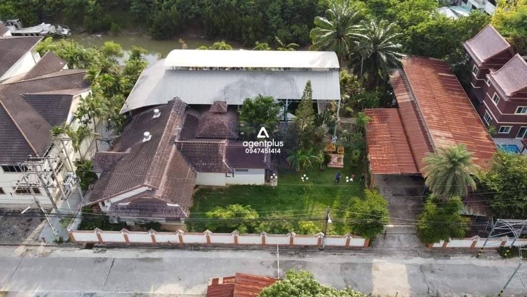 ขายบ้านเดี่ยวชั้นเดียว สไตล์รีสอร์ท พร้อมที่จอดเรือส่วนตัว ทำเลนาจอมเทียน – สัตหีบ