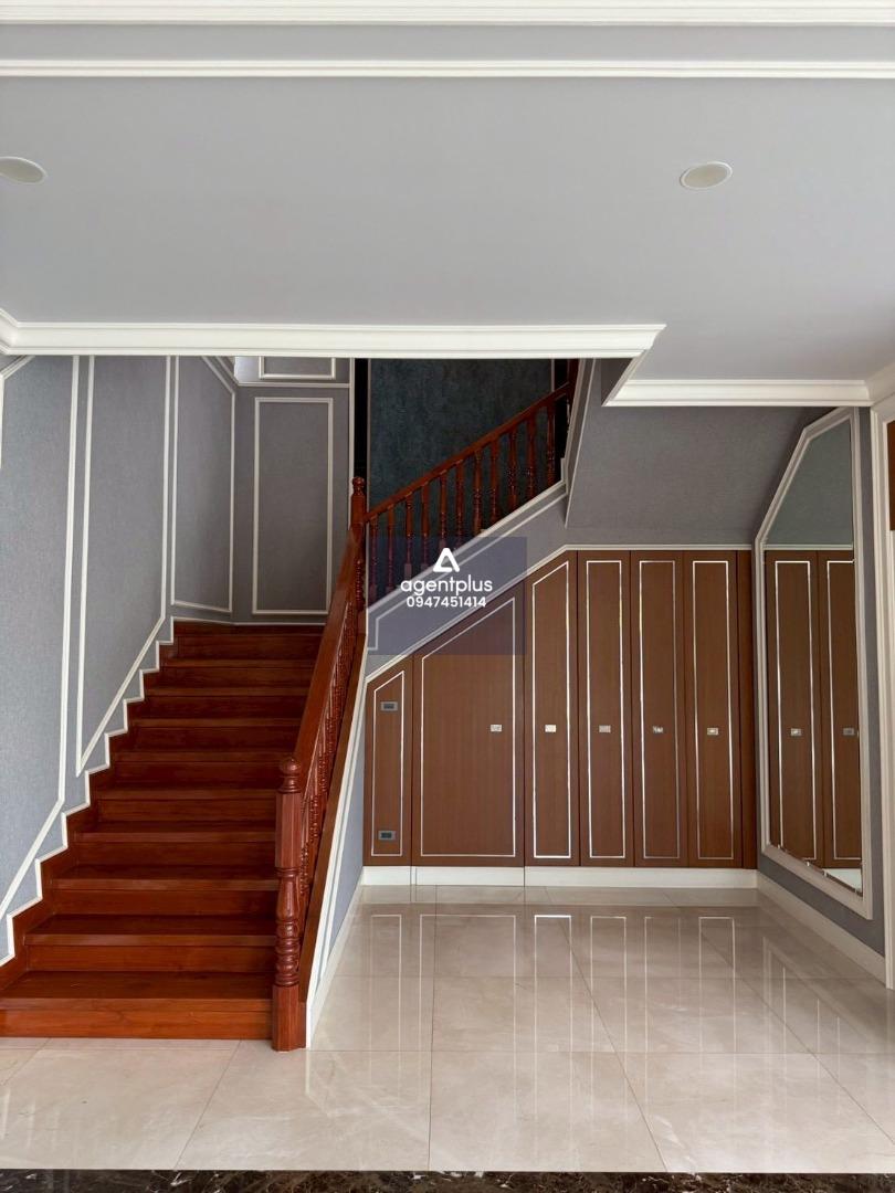 ขาย/เช่าบ้านปลูกสร้างเองพร้อมสระว่ายน้ำ สำหรับครอบครัวขนาดใหญ่ พร้อมบิ้วอินทั้งหลัง ซอยเเสนหวี 5 กรุงเทพฯ