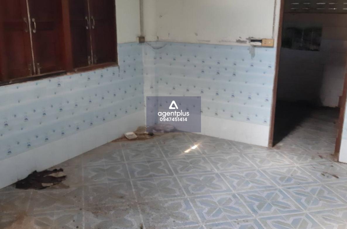 ขายด่วนบ้านเดี่ยว 2 ชั้น ซอยจรเข้น้อย ซ.6 ซ.ชลพฤกษา ถนนวัดศรีวารีน้อย เหมาะกับการรีโนเวท 3 ห้องนอน 2 ห้องน้ำ สามารถจอดรถได้ 1 คัน ใกล้สิ่งอำนวยความสะดวกหลายแห่ง