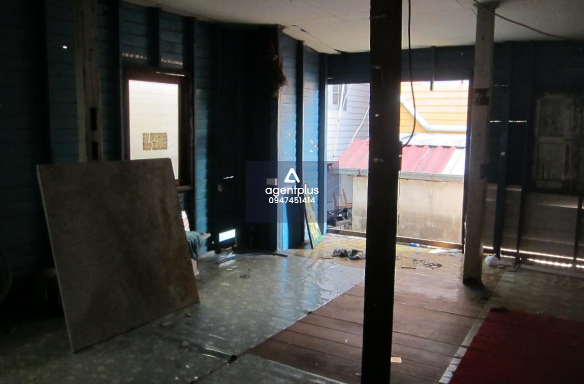 ขายบ้านพักอาศัยครึ่งตึกครึ่งไม้ โครงการการเคหะแห่งชาติชุมชนอ่อนนุช 40 ถนนซอยกาญจนาภิเษก 39 ใกล้สิ่งอำนวยความสะดวกมากมาย