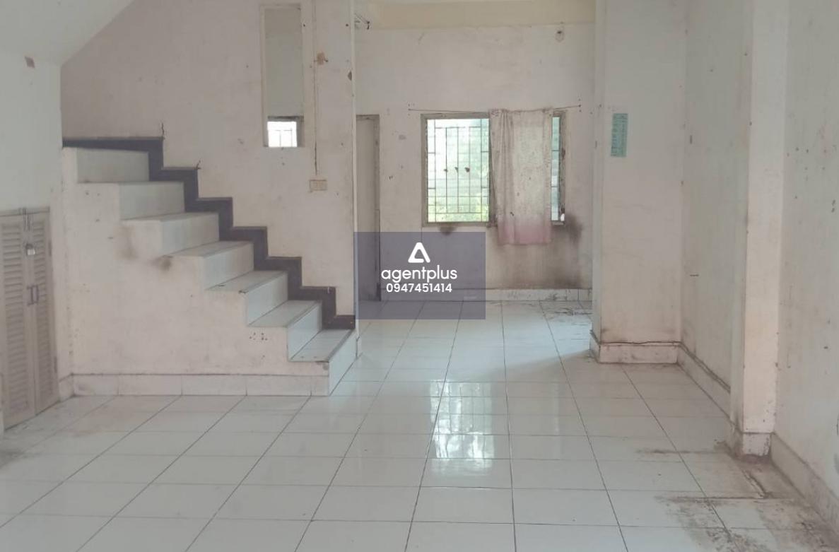 ขายด่วนทาวน์เฮ้าส์เปล่า 2 ชั้นหมู่บ้านวศิน ธัญบุรี-คลอง 9 ถนนรังสิต-นครนายก รายล้อมไปด้วยสิ่งอำนวยความสะดวกมากมาย