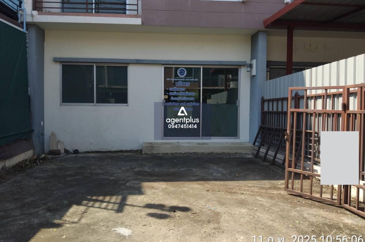 ทาวน์เฮ้าส์ 2 ชั้น หมู่บ้านศุภาลัย โนโววิลล์ (กรุงเทพ–ปทุมธานี)