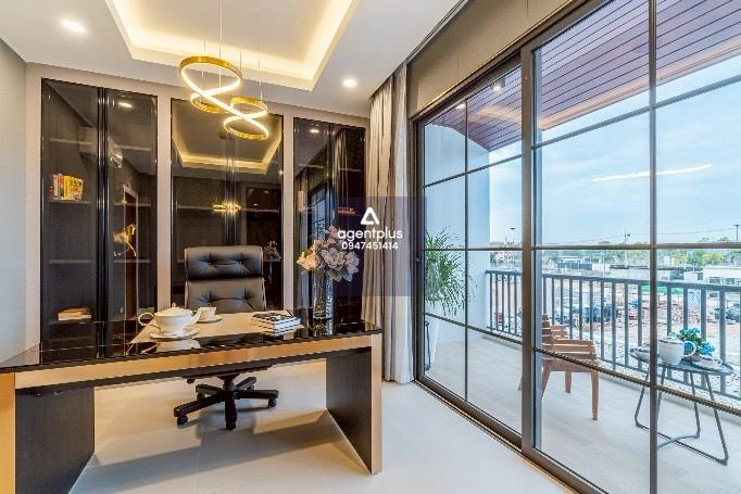 บ้านเดี่ยวทำเลทอง 2 ชั้น พร้อมสระว่ายน้ำ บ้านพร้อมบิ้ว ครบจบที่เดียว หิ้วกระเป๋าเข้าอยู่ได้เลย รังสี วิลเลจ พัทยา