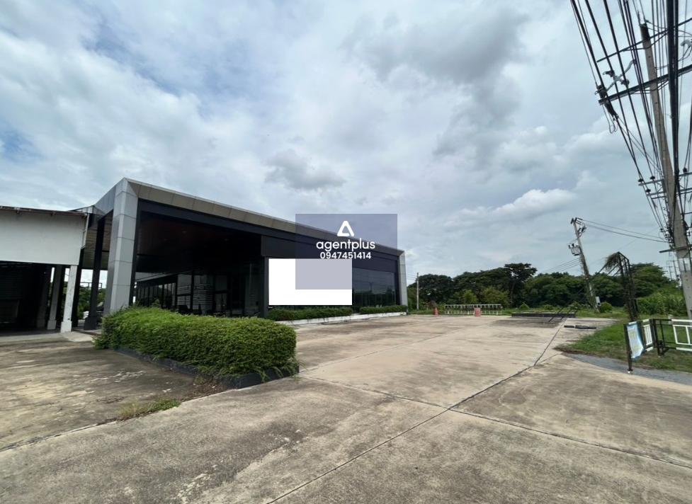 ขาย/ให้เช่า โชว์รูมพร้อมใช้งาน เมืองสิงห์บุรี (ติดสายเอเชีย) ทำเลทอง ติดถนนใหญ่ ใกล้ Top Plaza และรายล้อมด้วยโชว์รูมรถชั้นนำกว่า 4–5 แห่ง