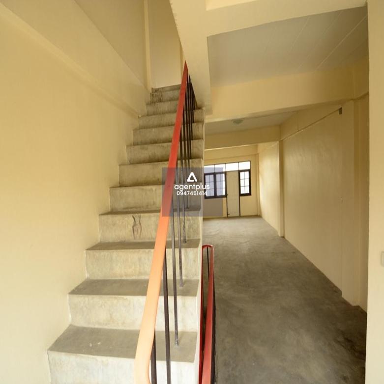 ขายอาคารพาณิชย์ 3.5 ชั้น ทำเลดี อยู่ในซอยพระยาสุเรนทร์ 13 (สภาพปรับปรุงใหม่) เหมาะสำหรับอยู่อาศัย ค้าขาย และร้านเสริมสวย