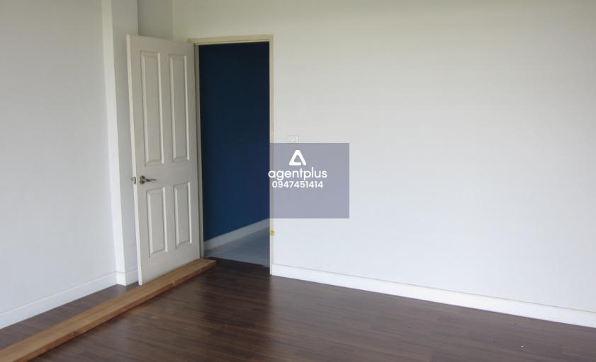 ทาวเฮ้าส์ 3.5 ชั้นหมู่บ้านทาวน์พลัส ประชาอุทิศ