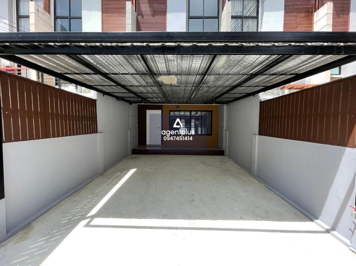 ดิ เอ็นเทอร์ ประเวศ ทาวน์เฮ้าส์ 3 ชั้น พร้อมอยู่!