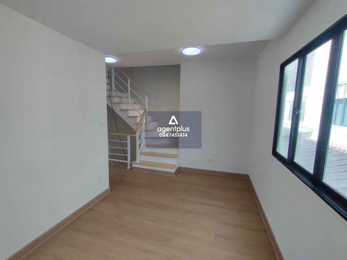 ทาวน์เฮ้าส์ 3 ชั้น ทำเลอ่อนนุช–วงแหวน ใกล้เมือง เดินทางง่าย ราคาดี!