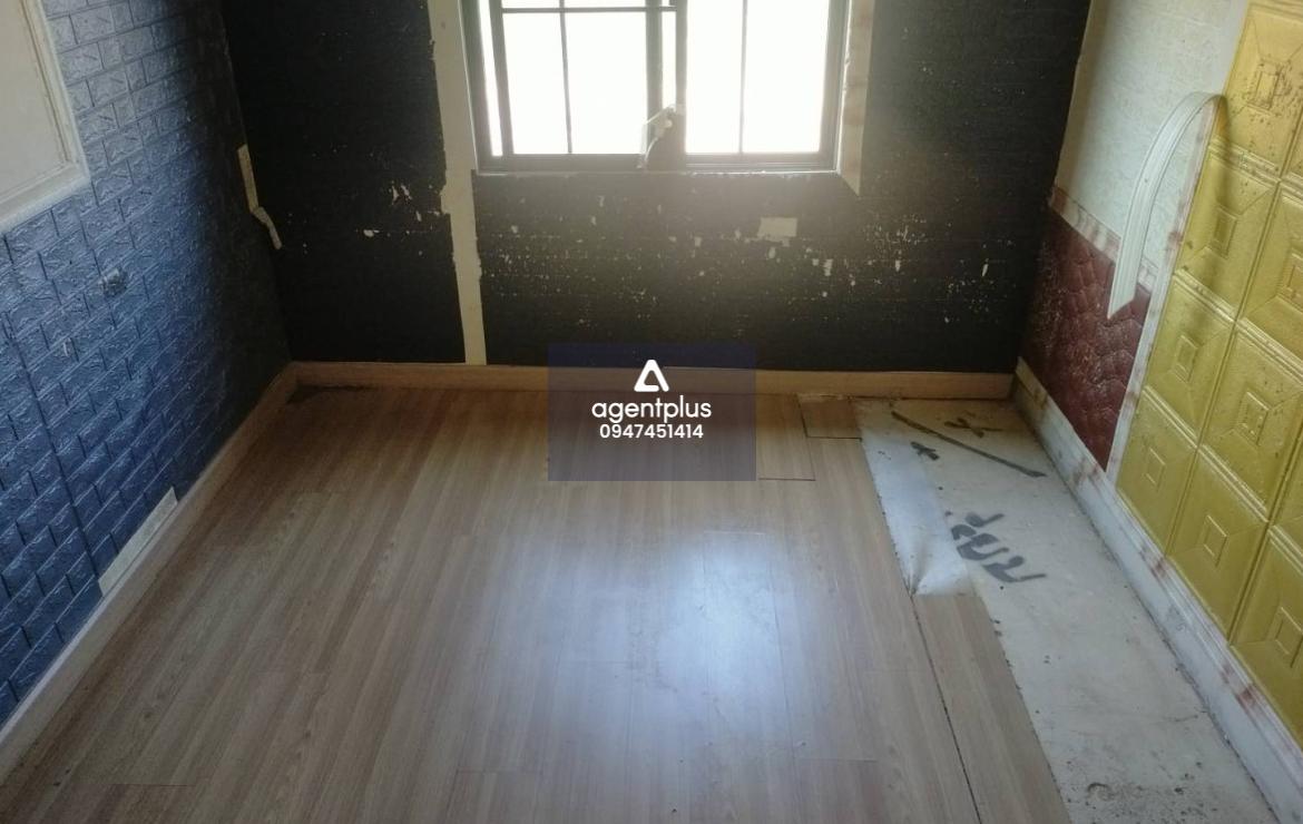 ทาวน์เฮ้าส์เปล่า 2 ชั้น เหมาะกับการนำไปรีโนเวท หมู่บ้านเดอะ พาลาเซตโต้ (คลองหลวง)