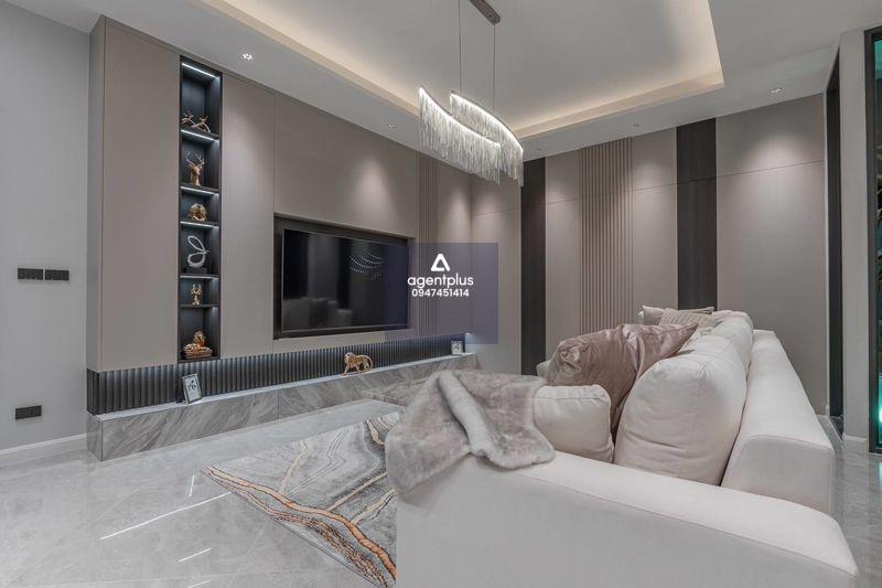 ขายบ้านพร้อมสระว่ายน้ำตกแต่งหรูสไตล์โมเดิร์น ใกล้หาดจอมเทียน พัทยา