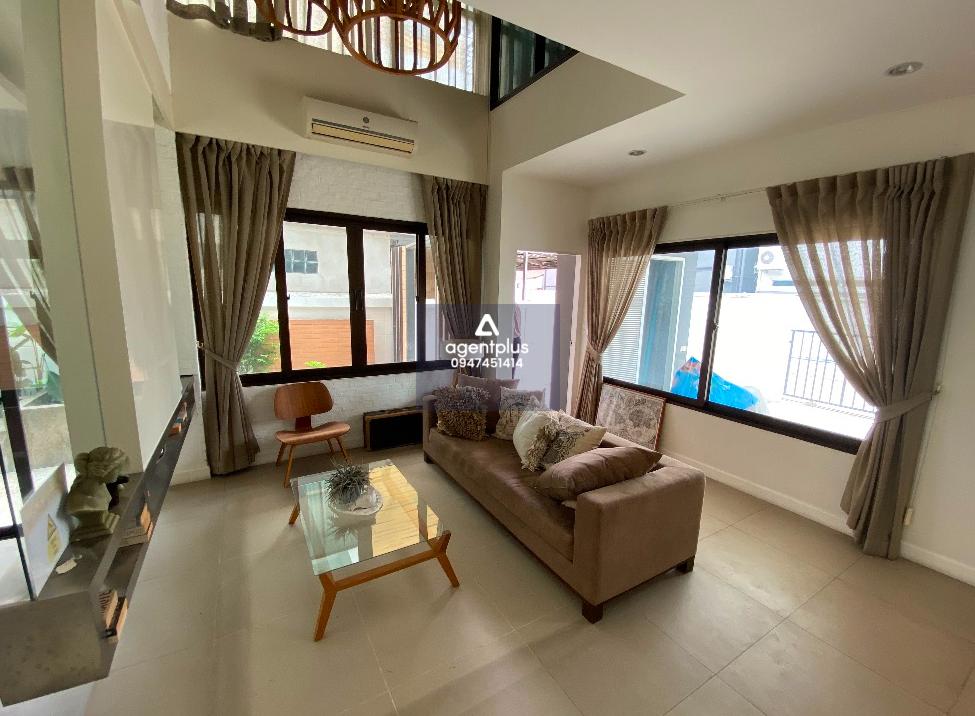 บ้านแฝด 3 ชั้น พร้อมเฟอร์นิเจอร์ ให้เช่าในโครงการ เวอรีเดียน ราชพฤกษ์