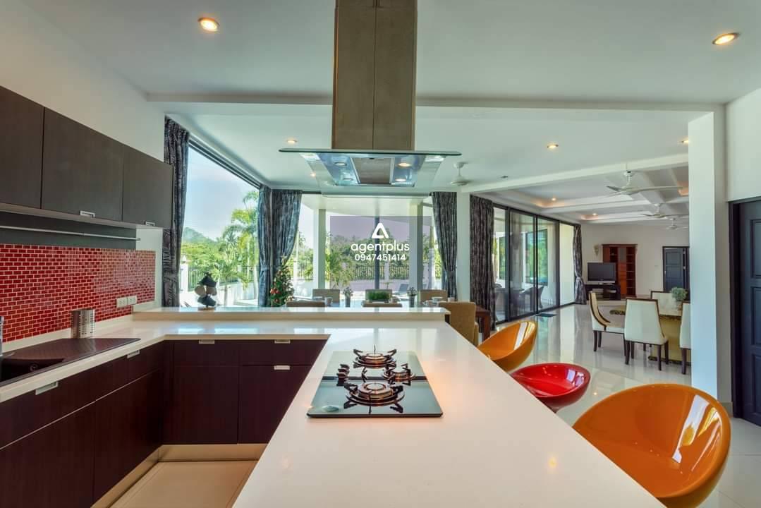 ปล่อยเช่าบ้าน พูลวิลล่าหรู สไตล์โมเดิร์น 4 ห้องนอน 4 ห้องน้ำ พื้นที่บางเสร่ เช่าทำรายวันได้