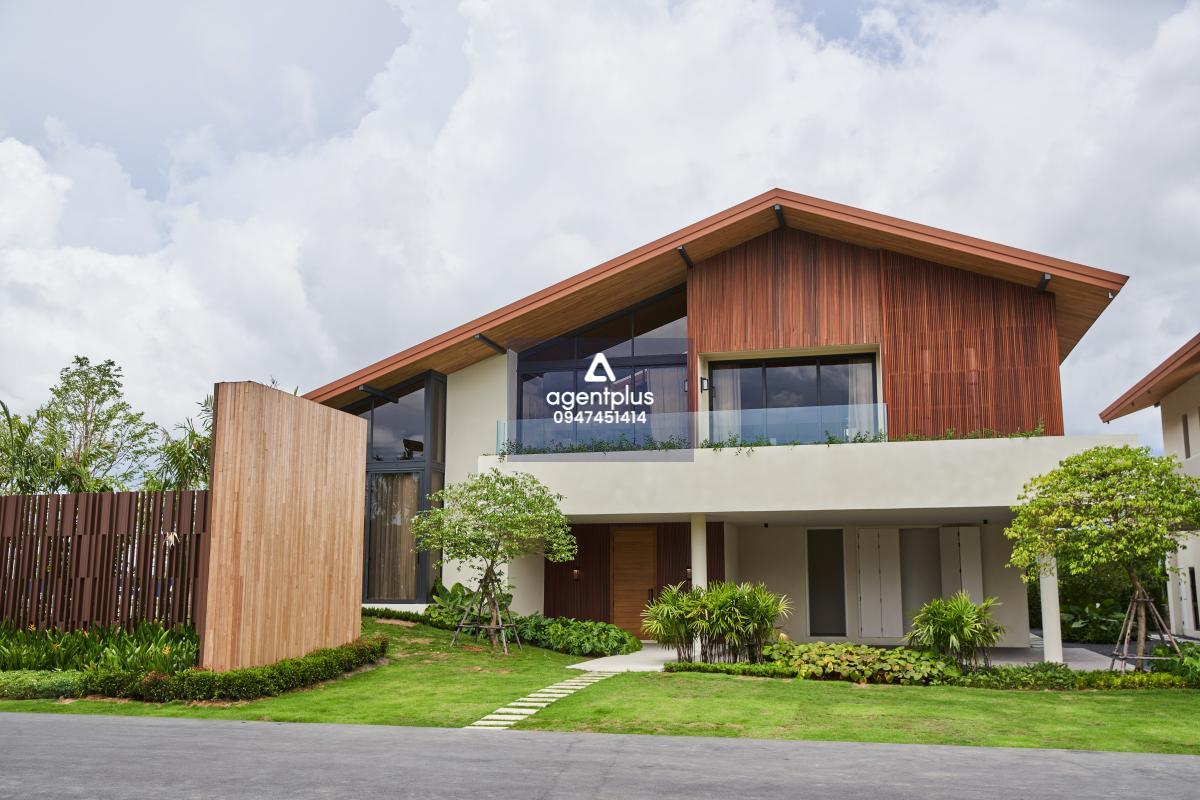 โครงการบ้านหรู ที่ตั้งอยู่ในทำเล ที่สะดวกสบายพร้อมการออกแบบที่ทันสมัย 