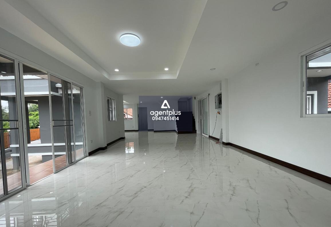 ขายบ้านเดี่ยว 2 ชั้น ทำเลดี บรรยากาศดี การคมนาคมสะดวก สาธารณูปโภคครบครัน โครงการตำหนักนคร เชียงใหม่ ปรับปรุงใหม่