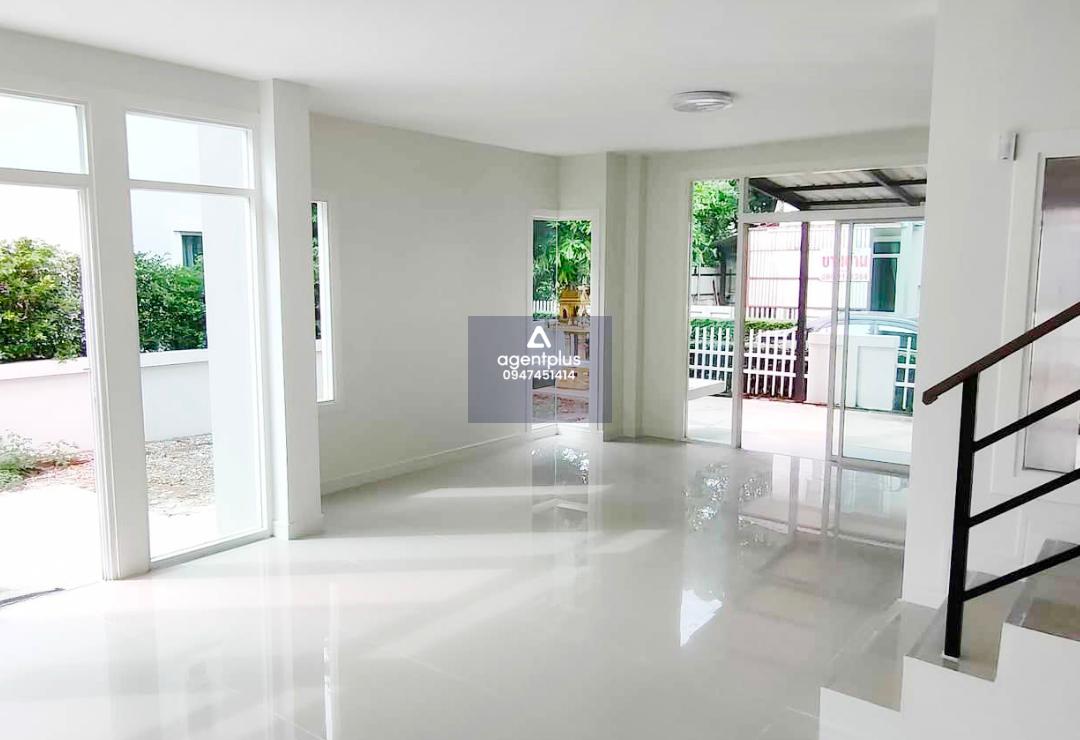 ขายบ้านเดี่ยว โครงการสุวรรรณรายามายน์ เชียงราย ปรับปรุงใหม่ บ้านเดี่ยว 2 ชั้น ทำเลดี อยู่ในโครงการหมู่บ้านจัดสรร ทำเลดี ห่างจากถนนเส้นหลัก ทล.1 ประมาณ 2 กม. เดินทางเขาออกสะดวก