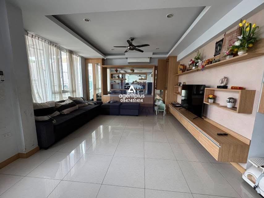  บ้านพูลวิลล่า 5 ห้องนอน ใจกลางพัทยา