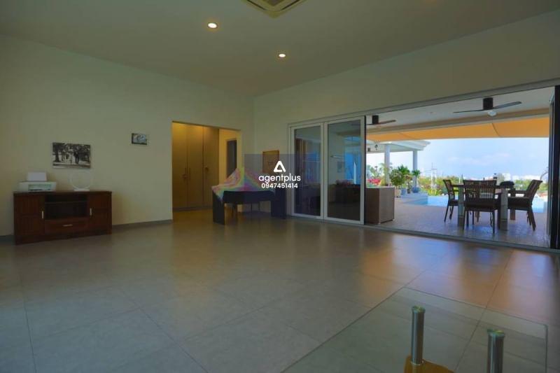 ขาย บ้านพูลวิลล่าสวยในโครงการ ทำเลทอง Siam Royal View Pattaya