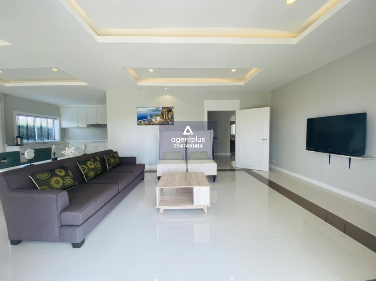 Land size 170 square wah. ( 680 sq m.) - 2 storey house with mountain view / golf course view - 5 bedrooms - 5 bathrooms - Private swimming pool - European kitchen - Parking - front garden - storage room Special selling price of only 16.5 million baht.