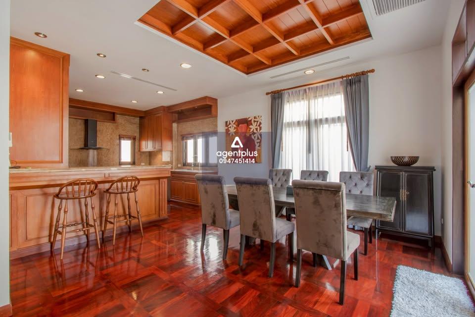 ขาย/เช่าบ้านพร้อมสระว่ายน้ำส่วนตัว มีท่าเทียบเรือส่วนตัว วิวทะเล มารีน่า จอมเทียน 