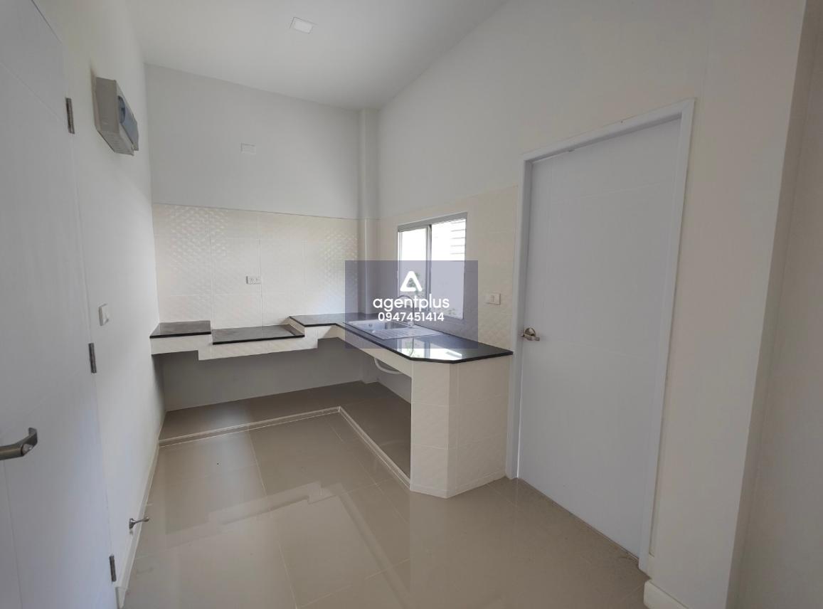 ขายบ้านเดี่ยว 2 ชั้น ทำเลดี เดินทางสะดวก รายล้อมด้วยสถานที่อำนวยความสะดวก บ้านเดี่ยว โครงการบ้านมณีรินทร์ พาร์ค 2