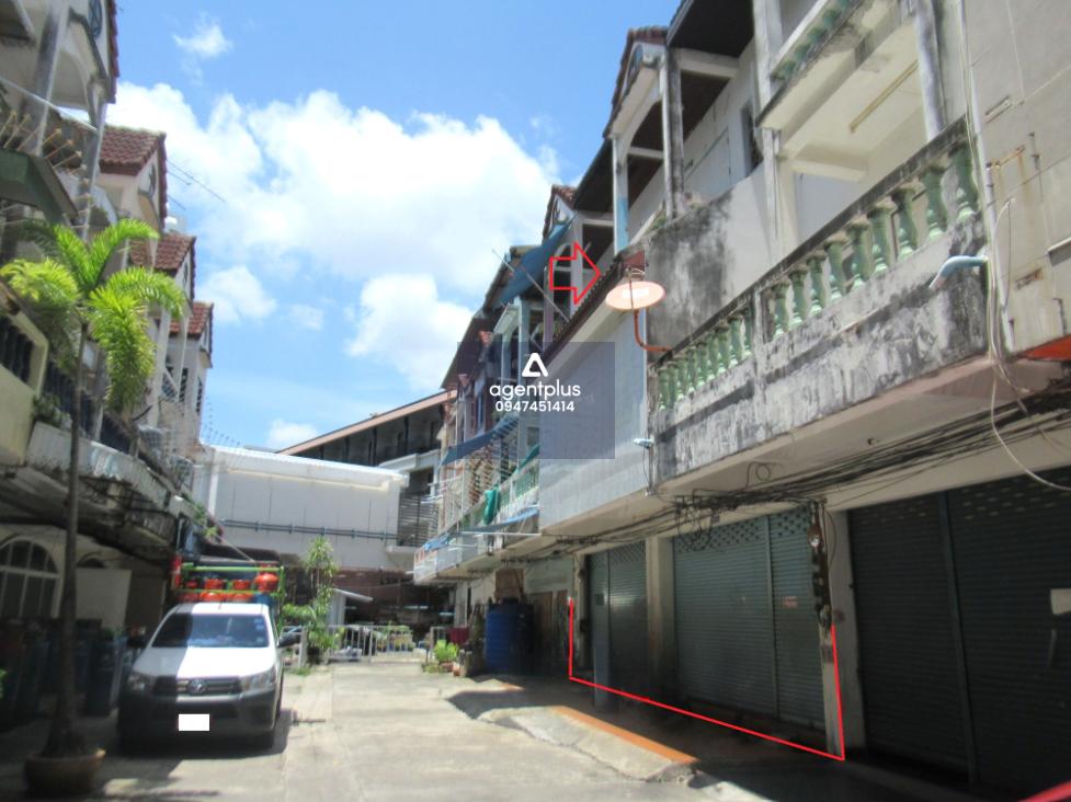 อาคารพาณิชย์ 3 ชั้น 2 คูหา ป่าตองซิตี้ ภูเก็ต ทำเลศักยภาพ เดินทางสะดวก รายล้อมด้วยสิ่งอำนวยความสะดวก เหมาะสำหรับอยู่อาศัย ลงทุน หรือประกอบธุรกิจ