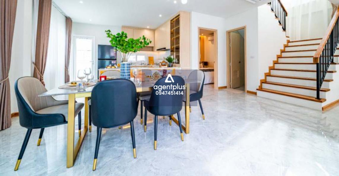 ขาย านพลูวิลล่า หมู่บ้านรอยัลพาร์ควิลเลจ - ถนนเทพประสิทธิ์ โลเคชั่นใจกลางเมืองพัทยา