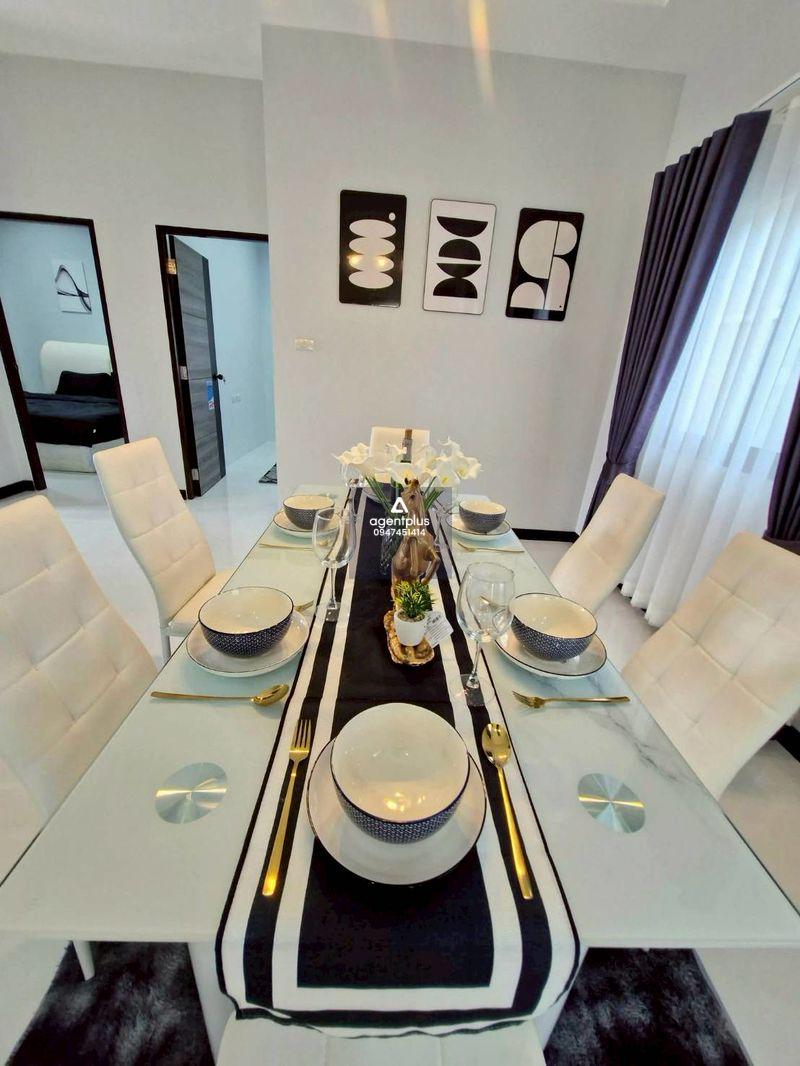 บ้านสร้างใหม่หลังมุม พร้อมเฟอร์นิเจอร์ ทำเลดีใกล้มอเตอร์เวย์ 1 กิโล พัทยา