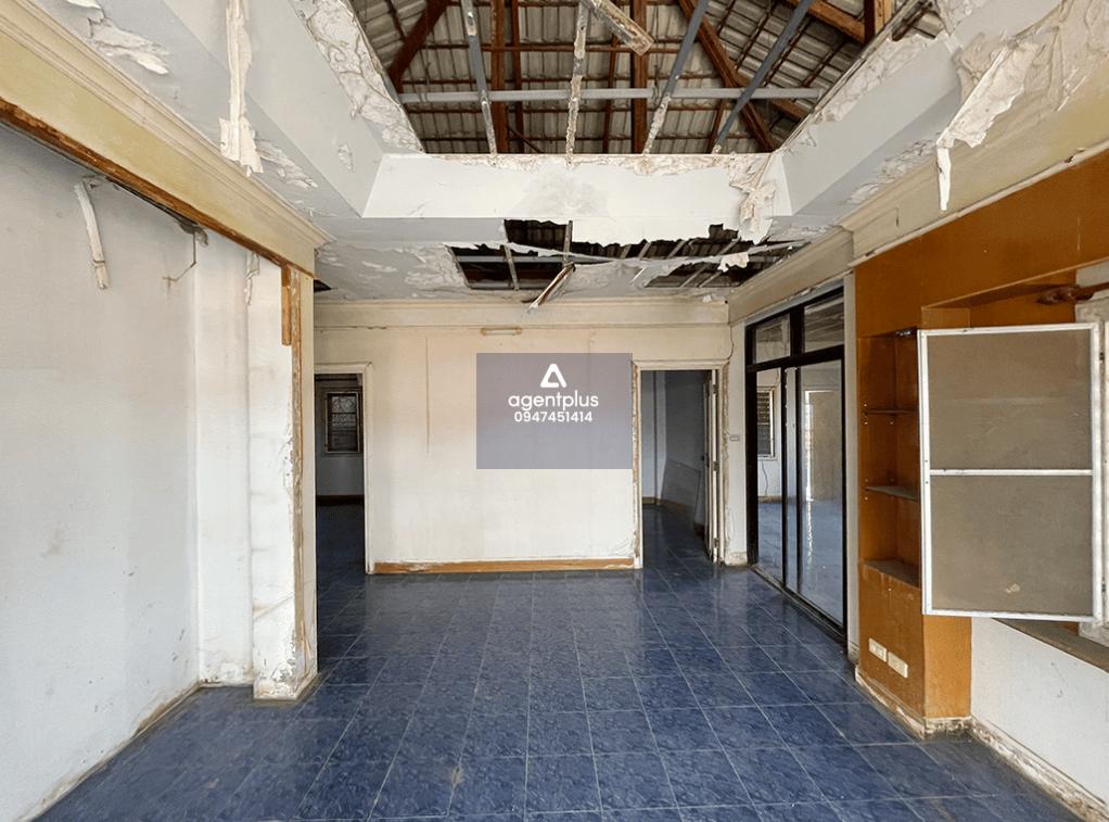 บ้านเดี่ยวชั้นเดียว บ้านโชคชัย 1 บริเวณโดยรอบทรัพย์เป็นแหล่งชุมชน การคมนาคมสะดวก สาธารณูปโภคพร้อม