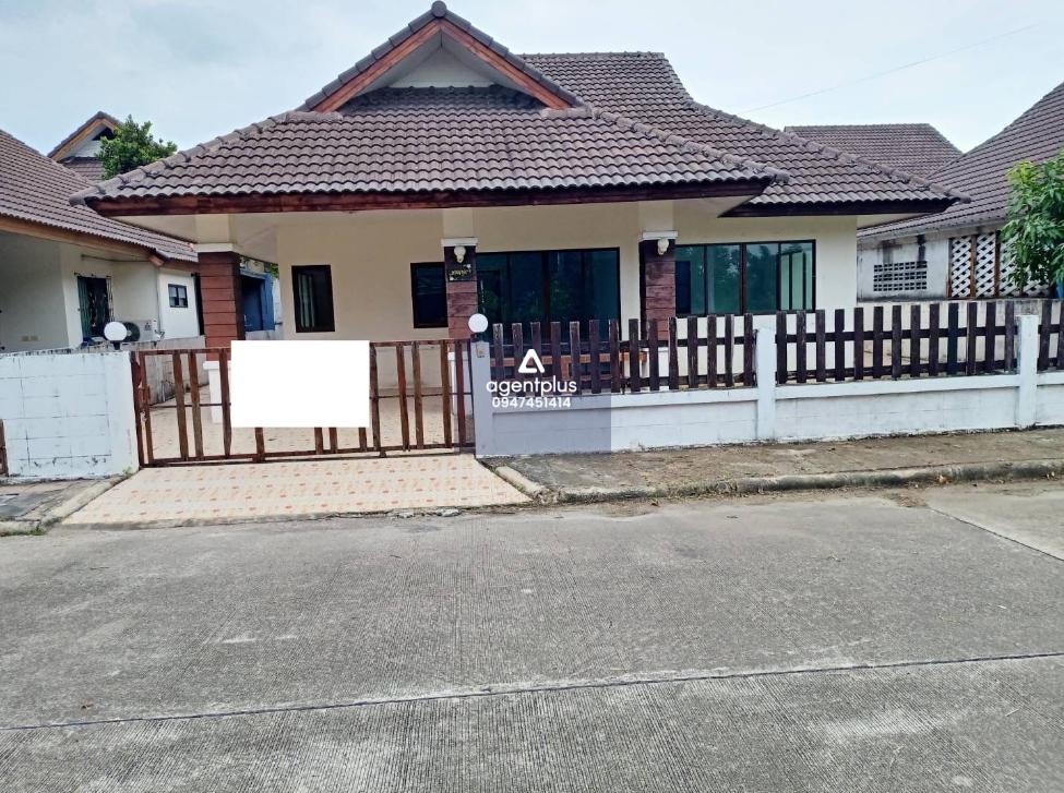 บ้านเดี่ยว โครงการล้านนา วิลเลจ ปลวกแดง ถนนสายรย.3013 การคมนาคมสะดวก สาธารณูปโภคครบครัน ใกล้แหล่งชุมชน