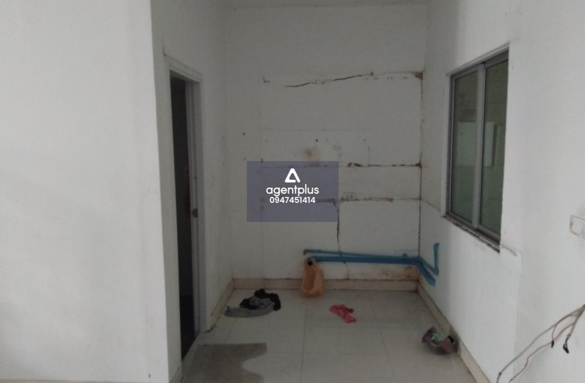 ขายบ้านทาวน์เฮ้าส์ 2 ชั้น โครงการเดอะคอนเนค 15 อ่อนนุช ถนนเฉลิมพระเกียรติ ร.9 ใกล้ท่าอากาศยานสุวรรณภูมิ โรงพยาบาล ศูนย์การค้าและตลาด ราคา 2.85 ล้านบาท 3 ห้องนอน 2 ห้องน้ำ