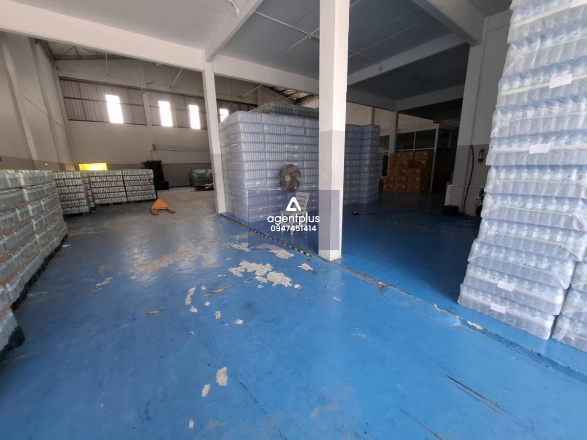 โกดัง/โรงงานให้เช่า เข้า-ออกง่าย มีโรงงานหลายแห่งในซอย เทพารักษ์ กม.16 กรุงเทพฯ