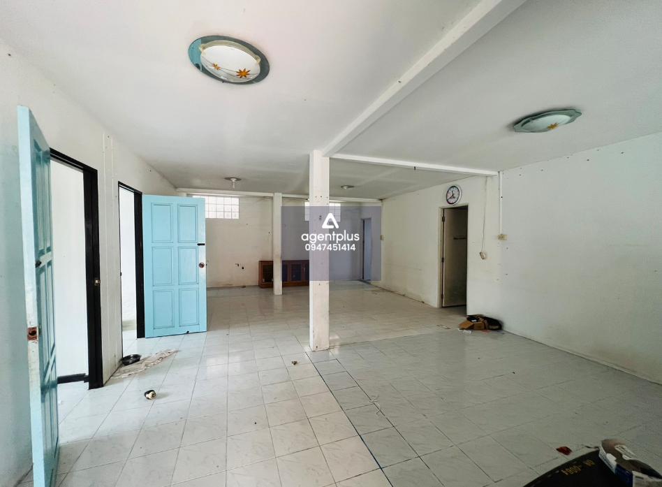 บ้านเดี่ยวชั้นเดียว ภายในกว้างขวาง โครงการปัญญานิมิตร ชลบุรี ทำเลดี ติดถนนซอยปัญญานิมิตร เดินทางสะดวก อยู่ในย่านชุมชน