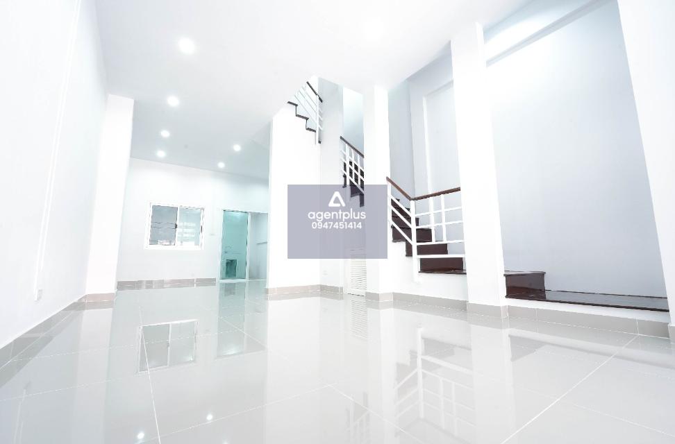 ขายบ้านทาวน์เฮ้าส์ 3 ชั้น บ้านรีโนเวท แปลงโฉมใหม่  หมู่บ้านริมสวนดอนเมือง ซอย ประชาอุทิศ 12
