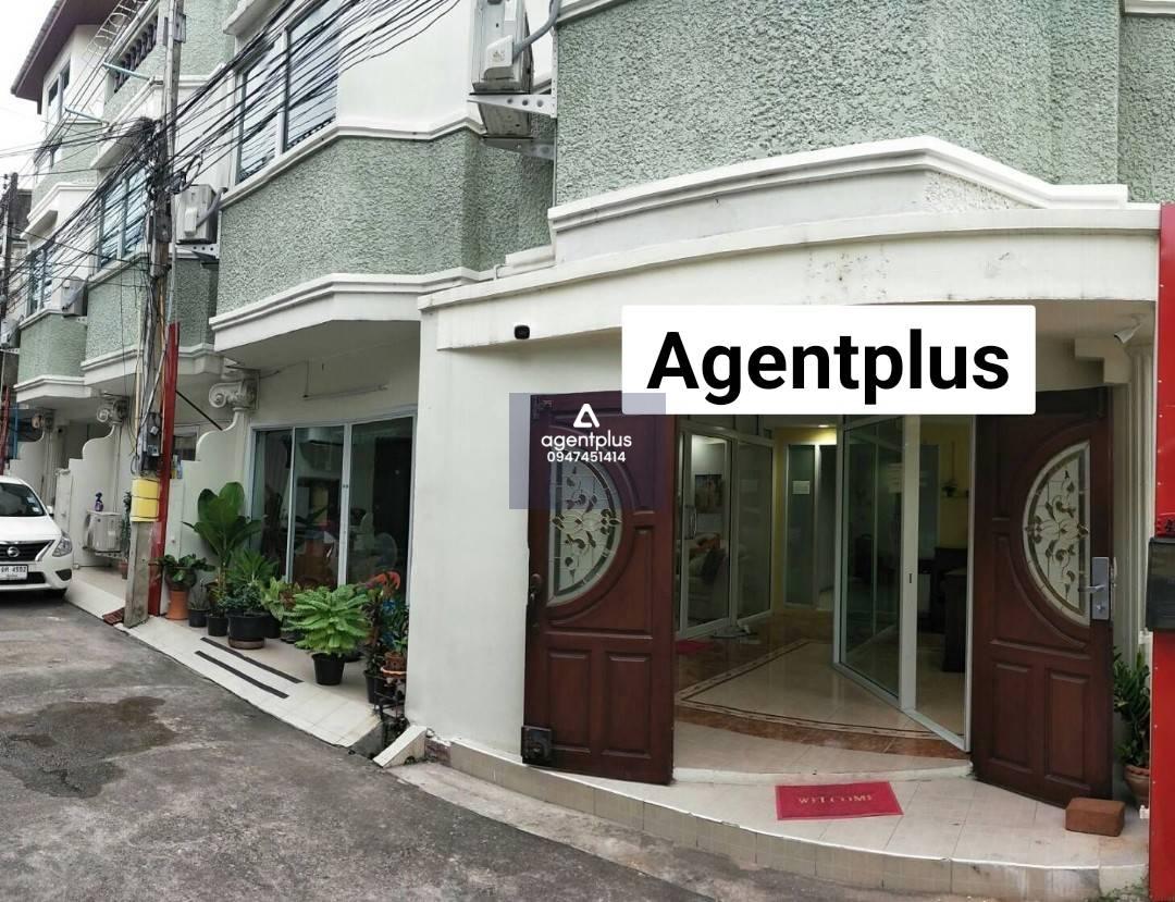 อาคารพาณิช์ย 3 ชั้น 12 ห้องพัก ราคาพิเศษ เฟอร์นิเจอร์ครบ พัทยากลาง