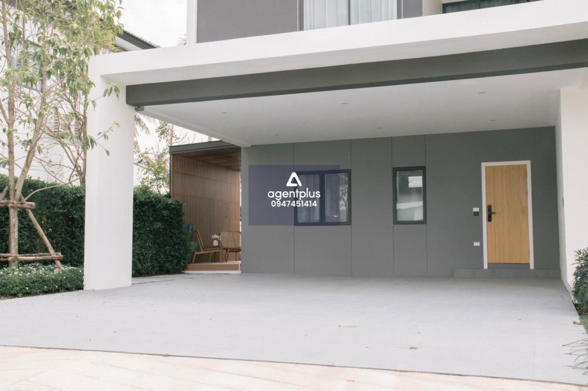 039 2-storey detached house, 4 bedrooms, 3 bathrooms, 2 extra-wide parking spaces usable area 215 sq.m. Prices start at 7.5 million baht.