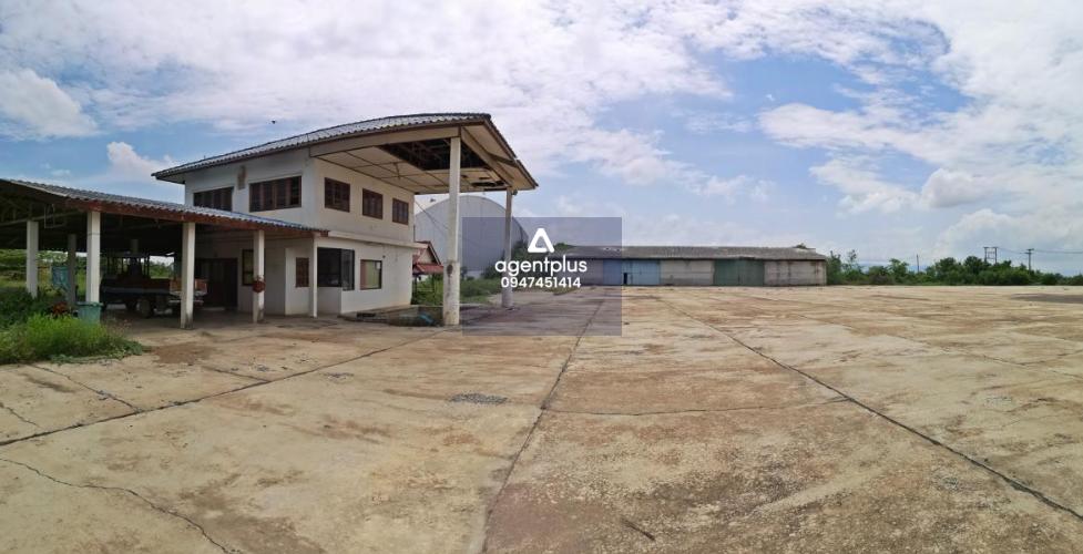 โกดังพร้อมอาคารสำนักงาน ถนนคันคลองชลประทาน วังกะพี้ เมืองอุตรดิตถ์ อุตรดิตถ์