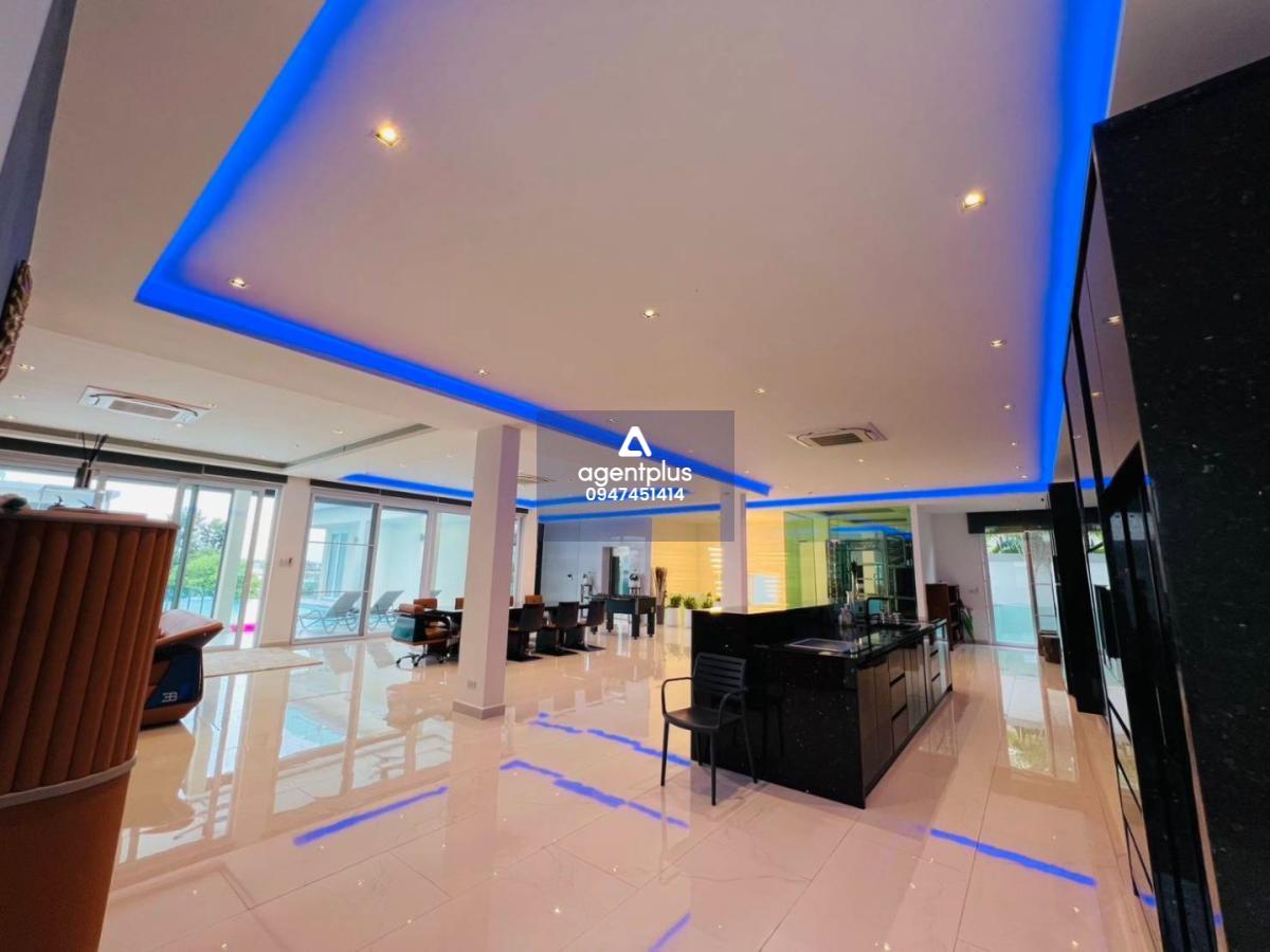 ขาย/เช่า บ้านหลังใหญ่พร้อมสระว่ายน้ำส่วนตัว สยาม รอยัล วิว พัทยา