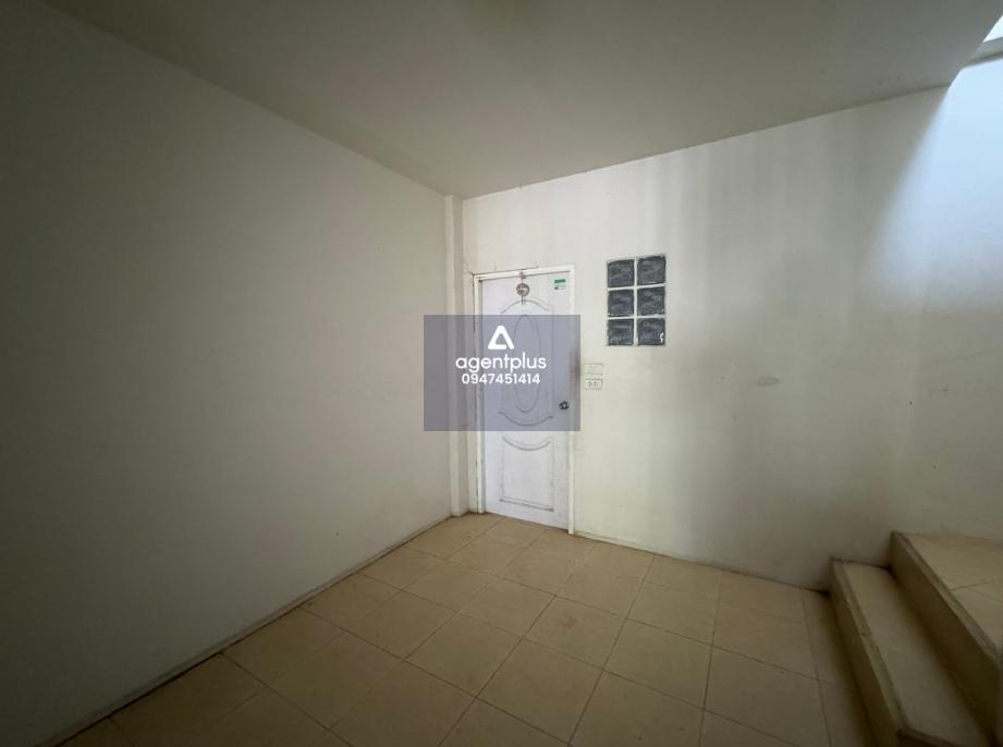 ทาวน์เฮ้าส์ 2 ชั้น โครงการโกลเด้นโฮม แหลมฉบัง ทำเลดี การคมนาคมสะดวกสบายสามารถเข้า-ออกได้หลายเส้นทาง อาทิ ถนนเมืองใหม่ และถนนเมืองใหม่ใต้