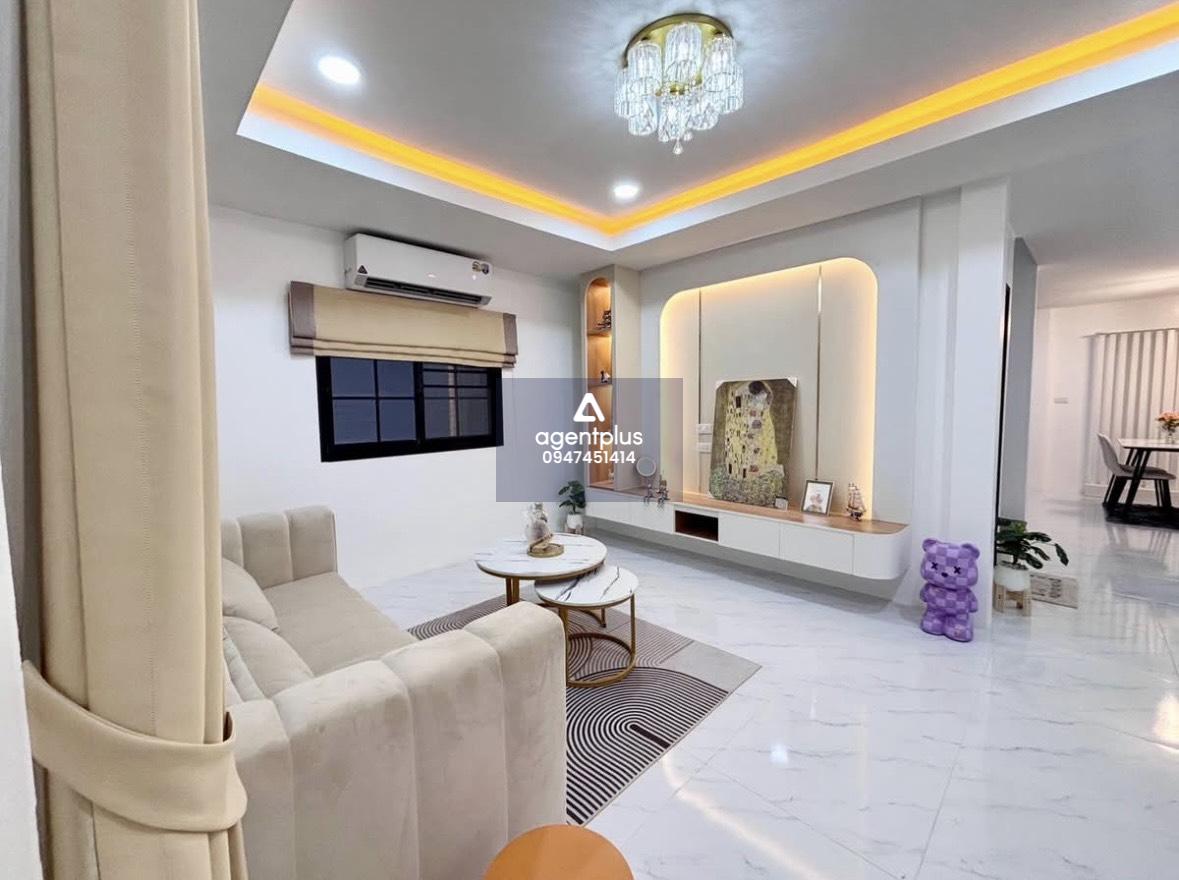 ขายทาวน์เฮาส์2ชั้น  2ห้องนอน หลังมุม ส่วนตัว สยามคันทรีคลับพัทยา