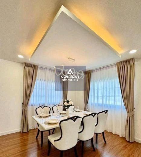 ขายบ้าน 3 ชั้น พูลวิลล่า พร้อมเฟอร์นิเจอร์บิวท์อินครบ 4 ห้องนอน 6 ห้องน้ำ และสระว่ายน้ำส่วนตัว ทำเลดี ใกล้พัทยาเหนือ