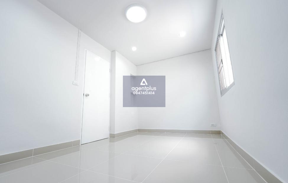 ขายบ้านทาวน์เฮ้าส์ 3 ชั้น บ้านรีโนเวท แปลงโฉมใหม่  หมู่บ้านริมสวนดอนเมือง ซอย ประชาอุทิศ 12