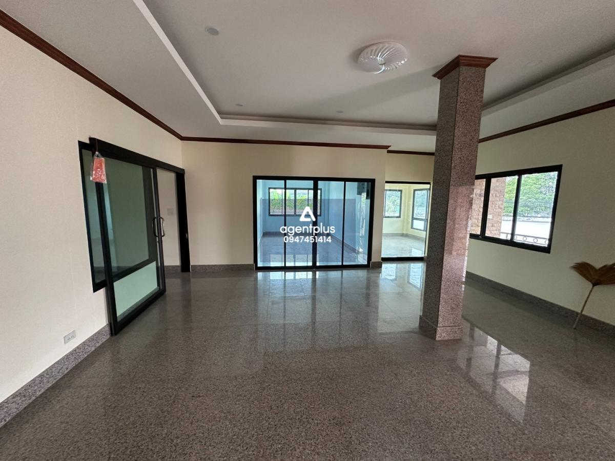 ขายที่ดินพร้อมสิ่งปลูกสร้าง ราคาพิเศษ บ้าน 2 หลัง พนัสนิคม ชลบุรี