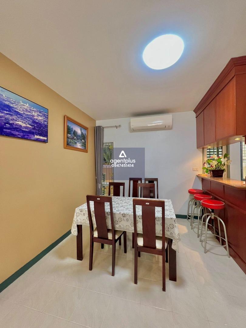 * ให้เช่า 30,000.-/เดือน สัญญารายปี 📌 ใกล้ทางรถไฟหนองปรือ ใกล้ตลาด ✅ 3 ห้องนอน  2 ห้องน้ำ ✅ เฟอร์นิเจอร์ครบ , ติดแอร์ทุกห้อง , ตู้เย็น ทีวี, เครื่องซักผ้า  สิ่งอำนวยความสะดวกในโครงการ ✅ มีรปภ. 24 ชั่วโมง ✅ สระว่ายน้ำส่วนกลาง ✅ ห้องซาวน่า ✅ ฟิตเนส ✅ หมู่บ้