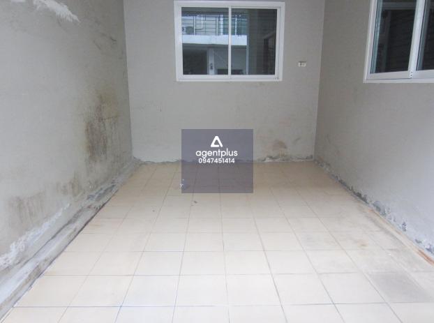 ขายด่วนทาวน์โฮม 2 ชั้น 1 คูหา เจริญ หาดใหญ่ — ทำเลดี ราคาดี