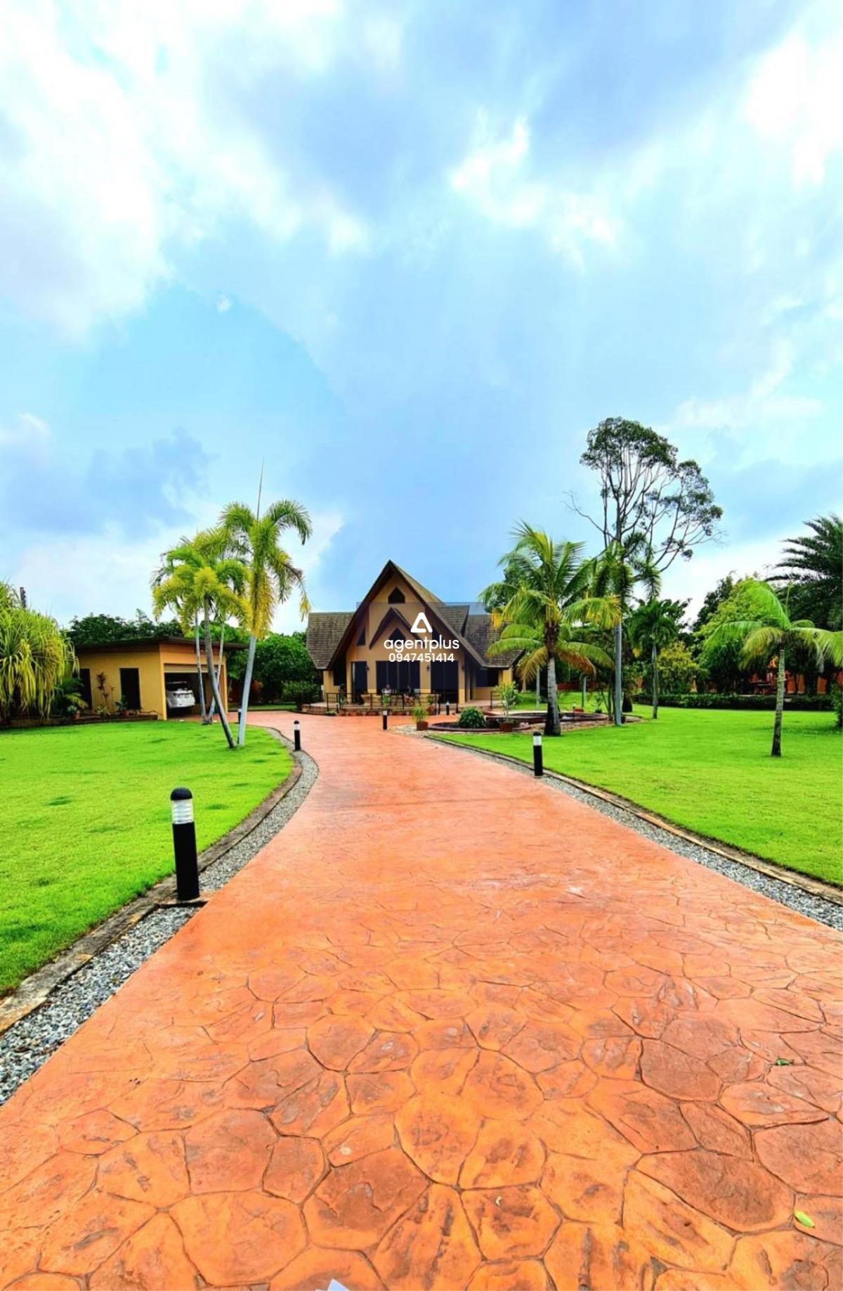 𝙇𝙪𝙭𝙪𝙧𝙮 𝙋𝙤𝙤𝙡 𝙫𝙞𝙡𝙡𝙖𝙨 𝙁𝙤𝙧 𝙎𝙖𝙡𝙚. 🗺𝙎𝙞𝙯𝙚 𝟱 𝙧𝙖𝙞 𝟯𝟱𝟰.𝟵 𝙨𝙦 𝙬. 𝙎𝙖𝙩𝙩𝙖𝙝𝙞𝙥 ,𝙔𝙖𝙠 𝙘𝙝𝙚 𝙋𝙧𝙞𝙘𝙚 48 𝙢𝙞𝙡𝙡𝙞𝙤𝙣 𝙗𝙖𝙝𝙩 ✔️𝟯 𝙝𝙤𝙪𝙨𝙚𝙨 𝙞𝙣 𝙩𝙝𝙚 𝙛𝙚𝙣𝙘𝙚. ✔️𝟲 𝙗𝙚𝙙𝙧𝙤𝙤𝙢𝙨, 𝟰 𝙗𝙖𝙩𝙝𝙧𝙤𝙤𝙢𝙨 ✔️ 𝟮 𝙀𝙪𝙧𝙤𝙥𝙚𝙖𝙣 𝙠𝙞𝙩𝙘𝙝𝙚𝙣 ✔️ 𝙎𝙬𝙞𝙢𝙢𝙞𝙣𝙜 𝙥𝙤𝙤𝙡, 𝙨𝙞𝙯𝙚 𝟲 × 𝟭𝟮, 𝙙𝙚𝙥𝙩𝙝 𝟭.𝟱𝟬 𝙢𝙚𝙩𝙚𝙧𝙨 🏊 ✔️ 𝙛𝙞𝙨𝙝 𝙥𝙤𝙣𝙙 𝙞𝙣 𝙛𝙧𝙤𝙣𝙩 𝙤𝙛 𝙩𝙝𝙚 𝙝𝙤𝙪𝙨𝙚 ✔️ 